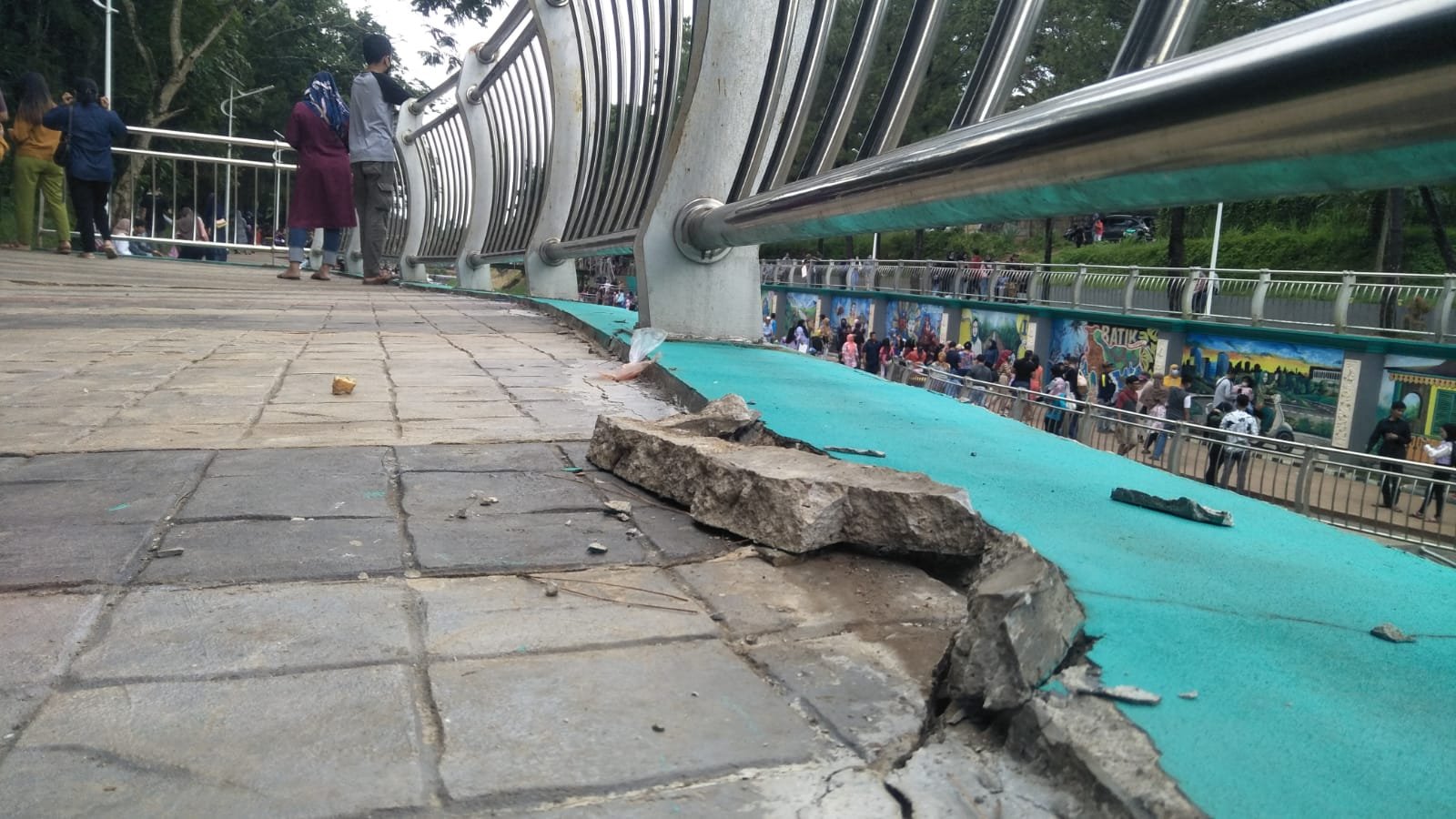 Beberapa Bagian Mulai Retak, Jaletreng River Park Perlu Perhatian